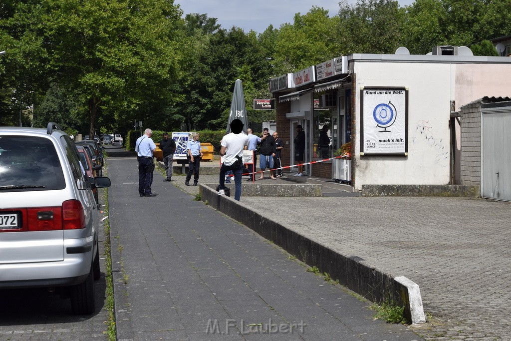 Schiesserei Koeln Ostheim Gernsheimerstr P21.JPG - Miklos Laubert